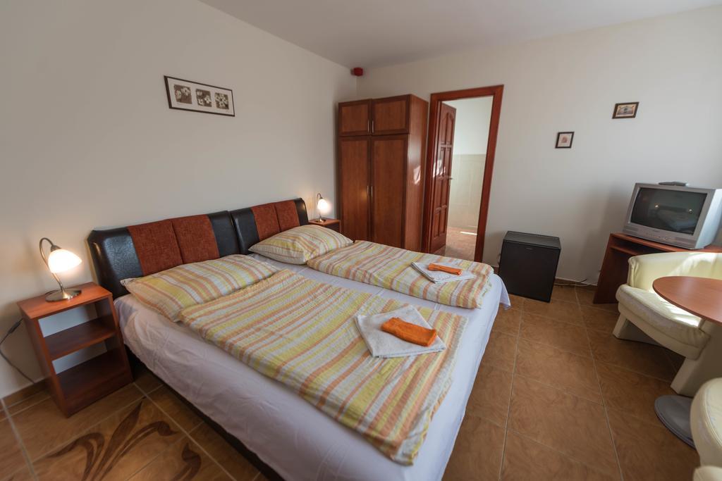 Marina Panzio Hotell Siófok Eksteriør bilde